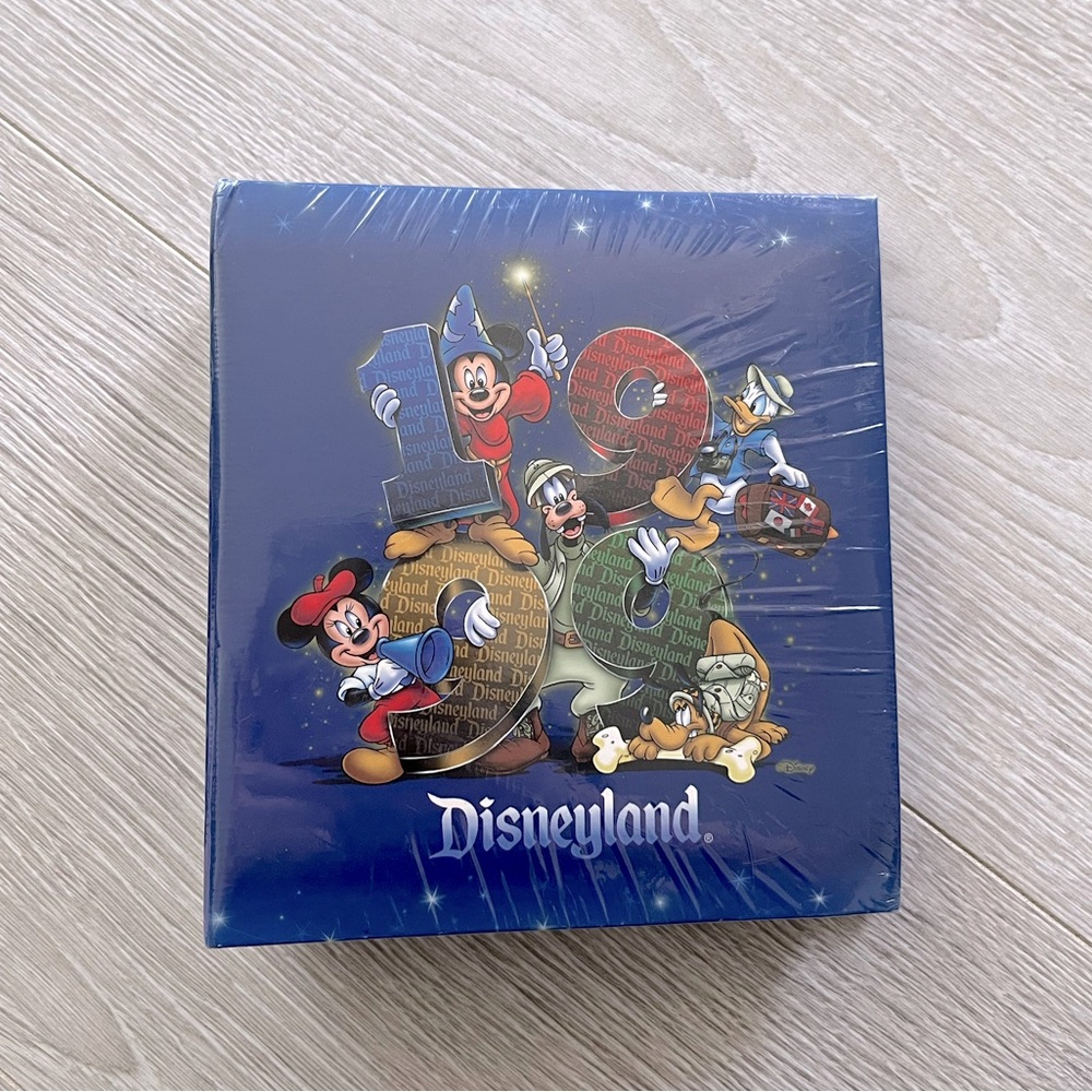Vintage Collectible Disneyland 1999 Photo Album